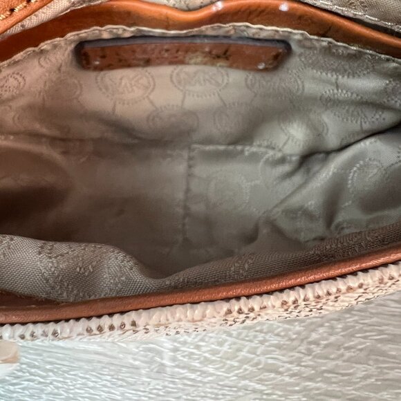 Michael Kors Fulton small crossbody bag in vanilla signature logo - Picture 6 of 6